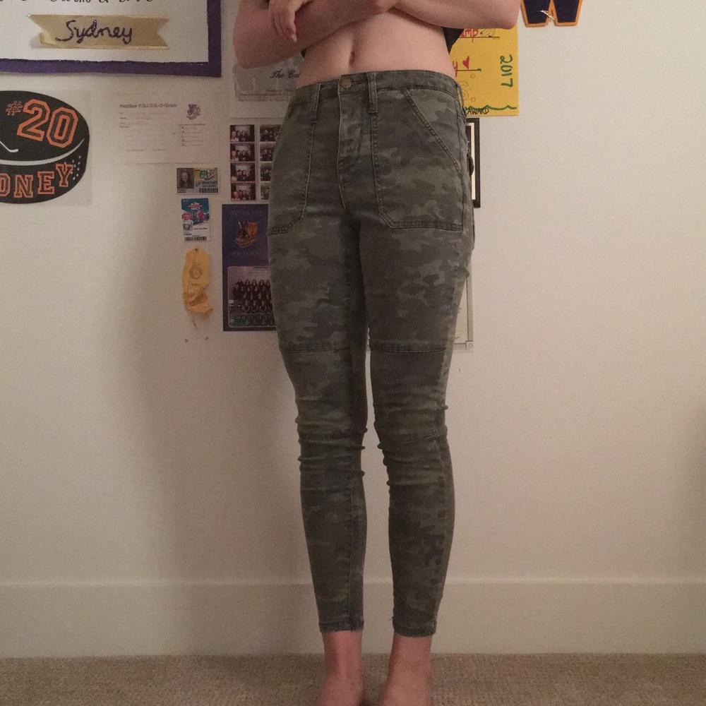 high-rise camo print jeans!